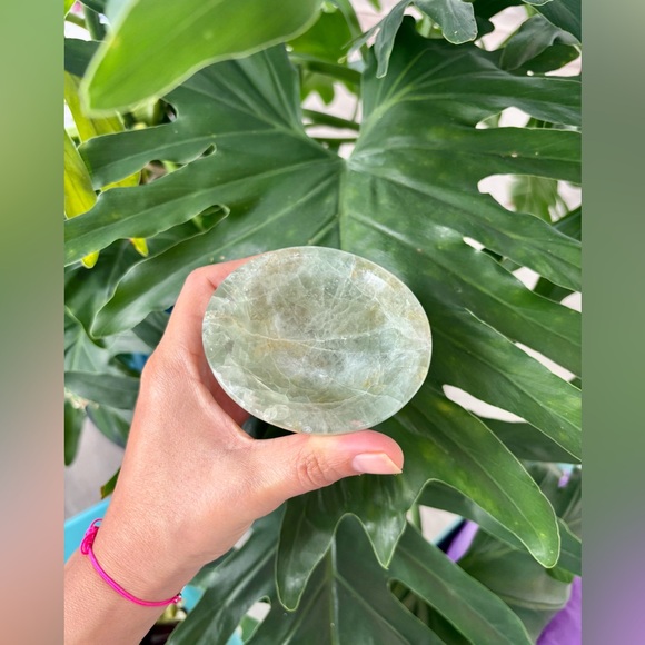 Green Fluorite bowl - Picture 3 of 6